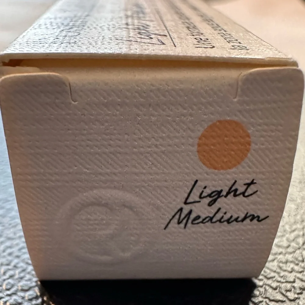 NIB RARE BEAUTY POSITIVE LIGHT Eclaircissant Contour Des Yeux Light Medium 4ml